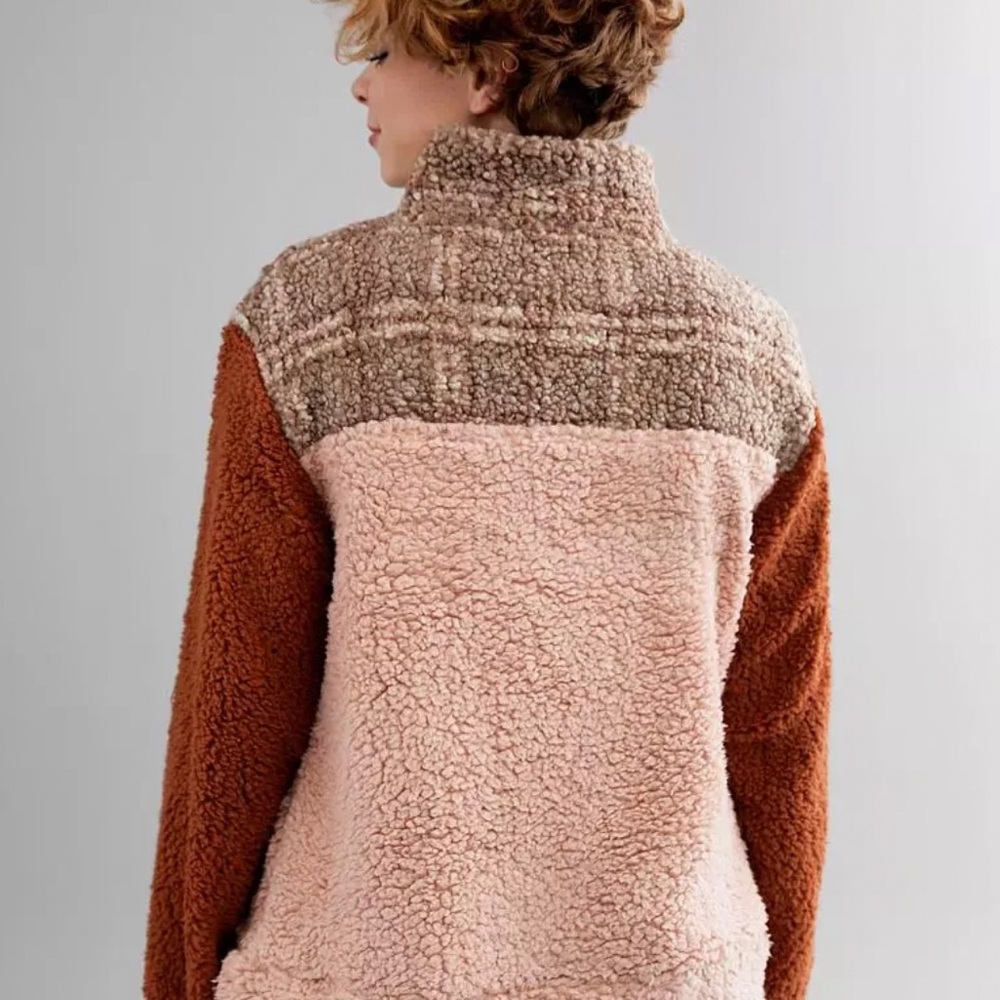 Quarter Zip Color Block Fleece Pullover - Picture 2 of 8